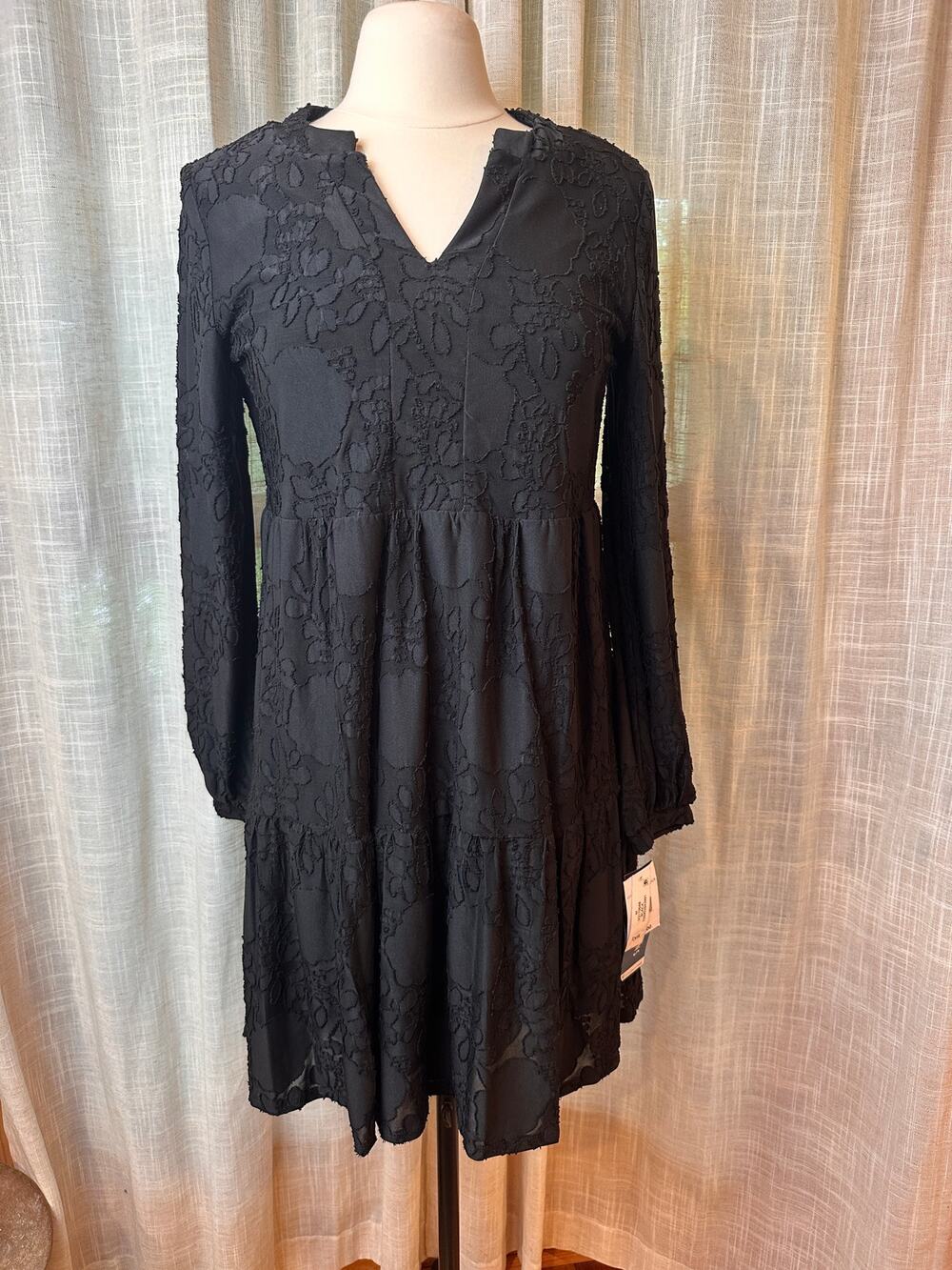 Perception NWT Black Floral Textured Long Sleeve Mini Dress M